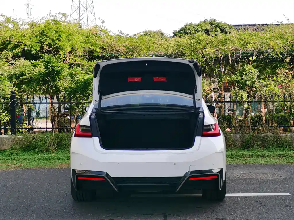 BMW i3 — фото 9