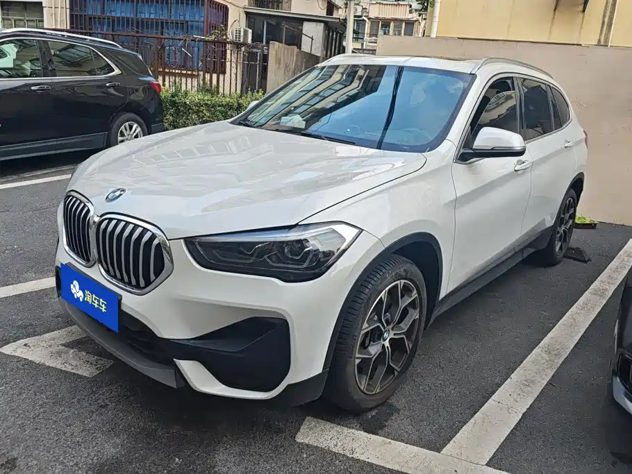 BMW X1 — фото 1