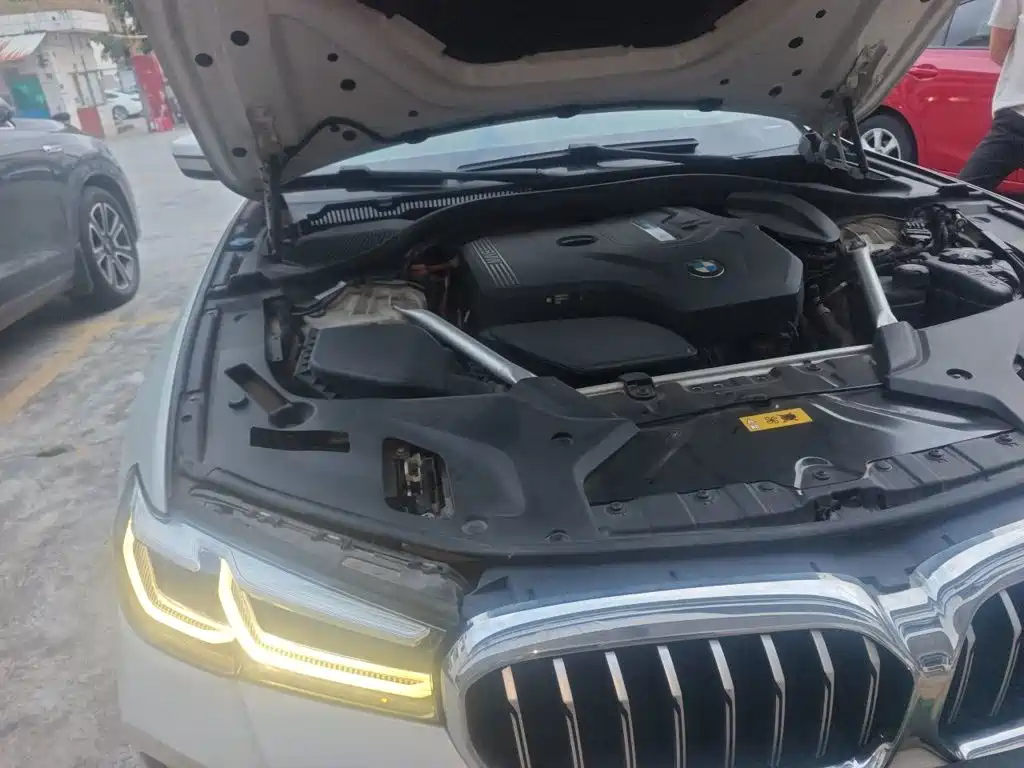 BMW 5 Series New Energy — фото 21