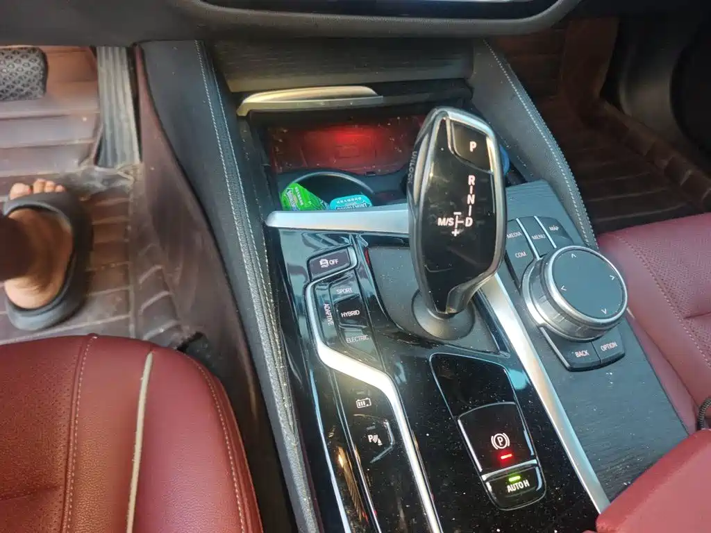 BMW 5 Series New Energy — фото 10