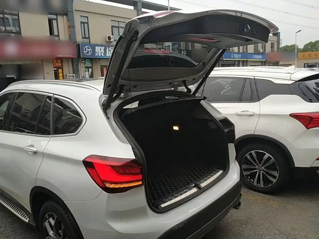 BMW X1 — фото 18