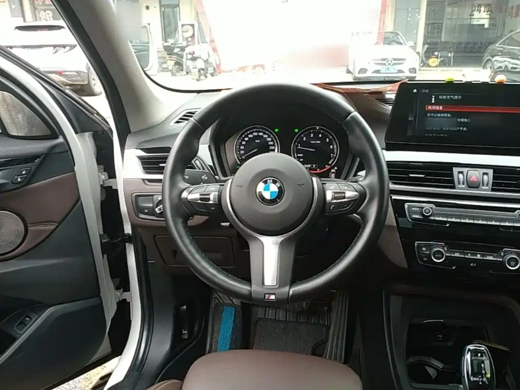 BMW X1 — фото 10