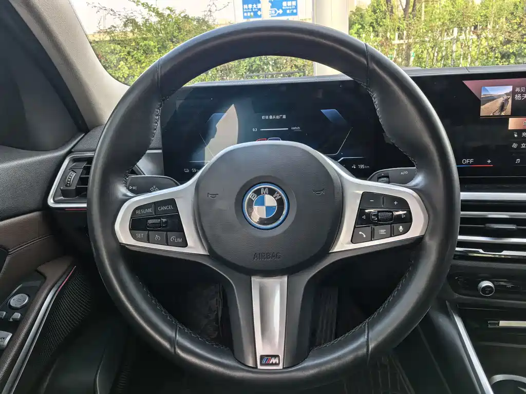 BMW i3 — фото 18