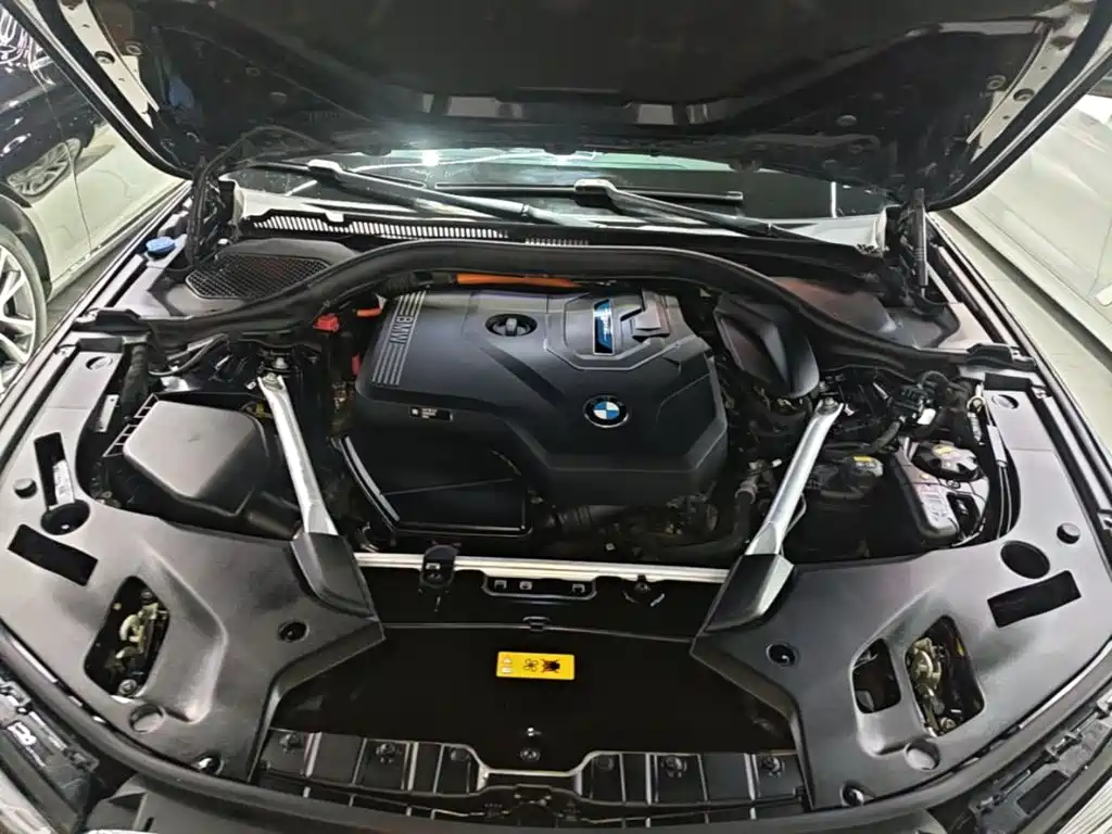 BMW 5 Series New Energy — фото 19