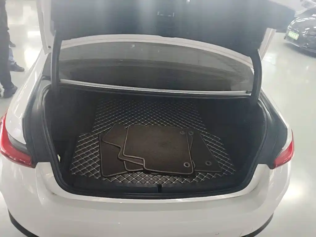 BMW i3 — фото 18