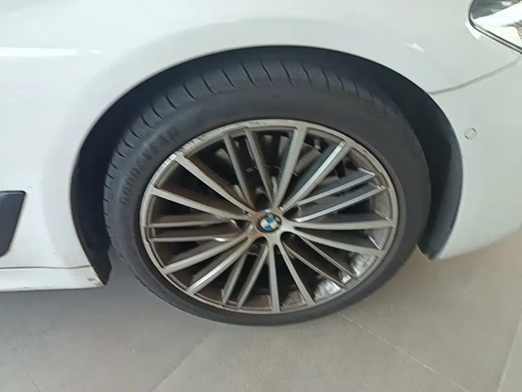 BMW 5 Series (Import) — фото 11