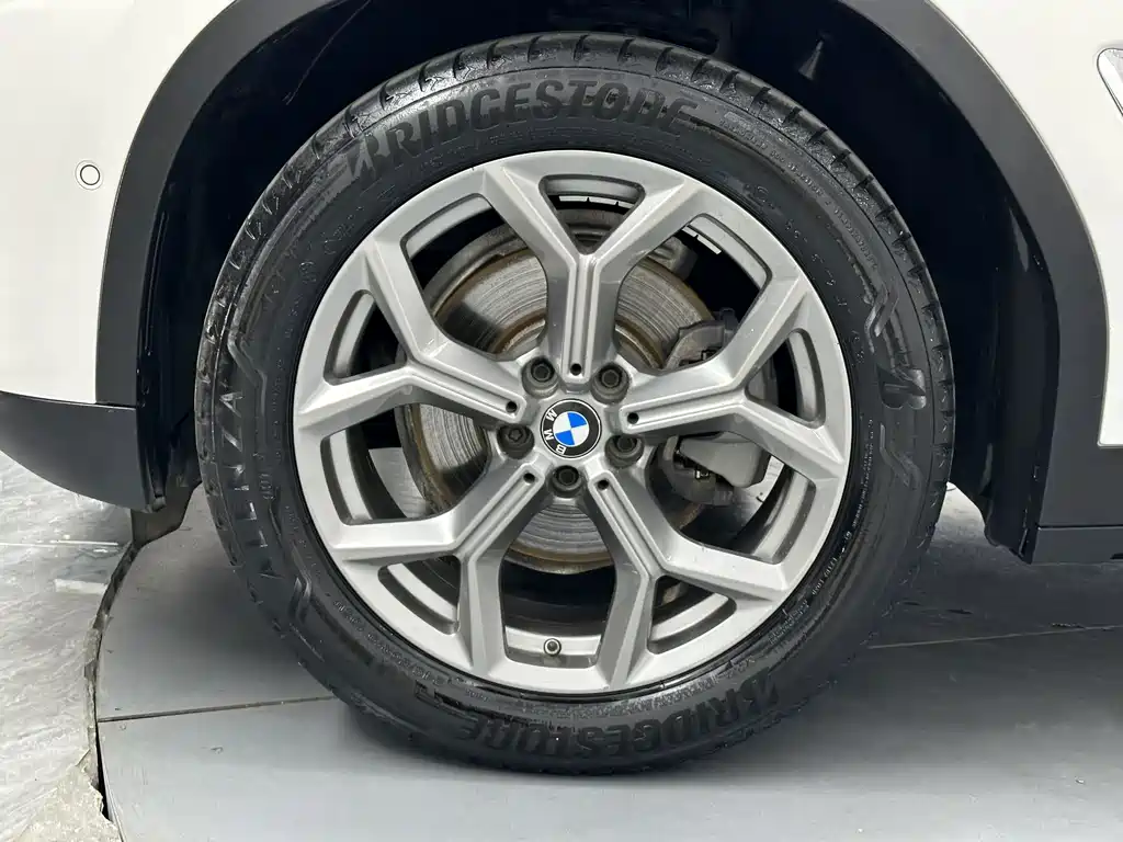 BMW X3 — фото 23