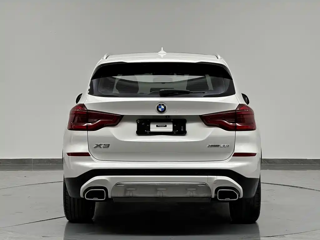 BMW X3 — фото 8