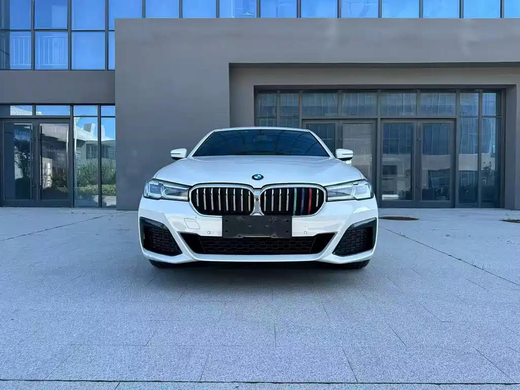BMW 5 Series — фото 2