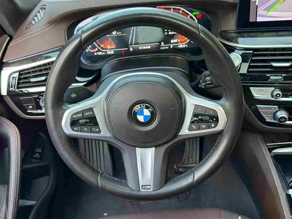 BMW 5 Series — фото 6