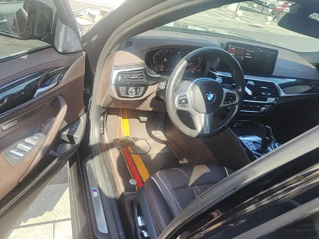 BMW 5 Series — фото 15