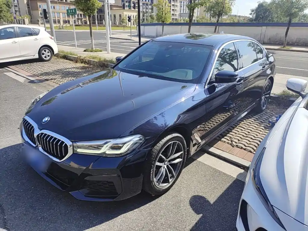 BMW 5 Series — фото 1