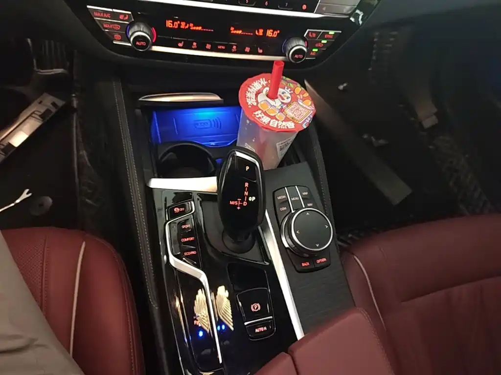 BMW 5 Series — фото 13