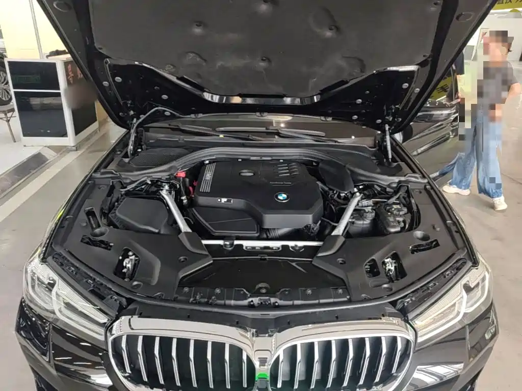 BMW 5 Series — фото 19