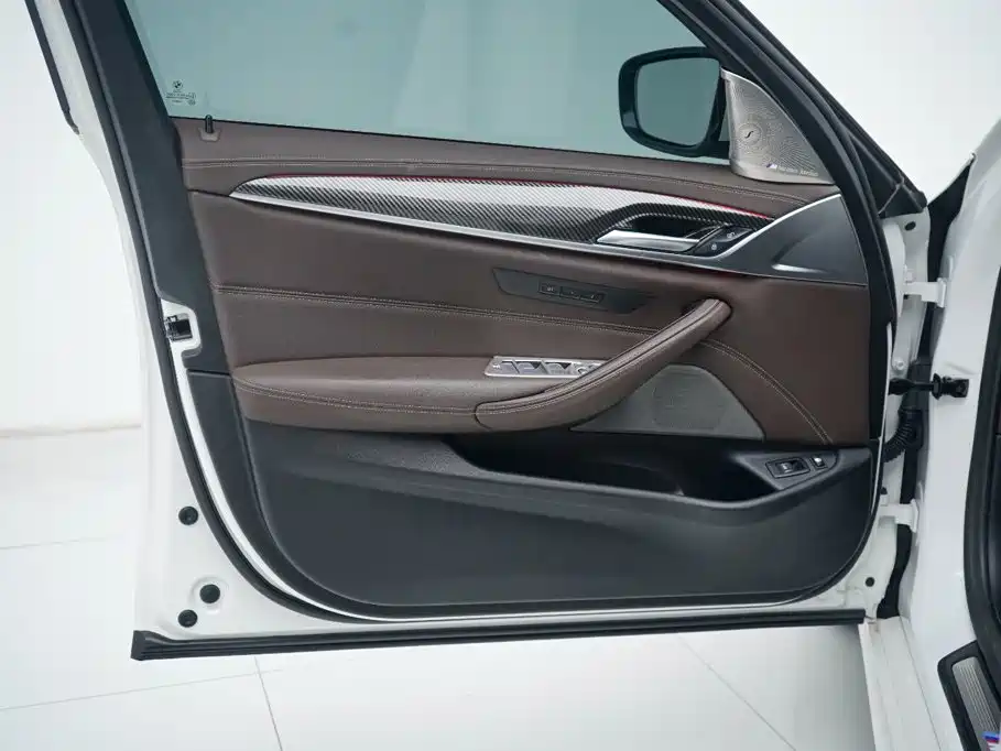 BMW 5 Series New Energy — фото 14