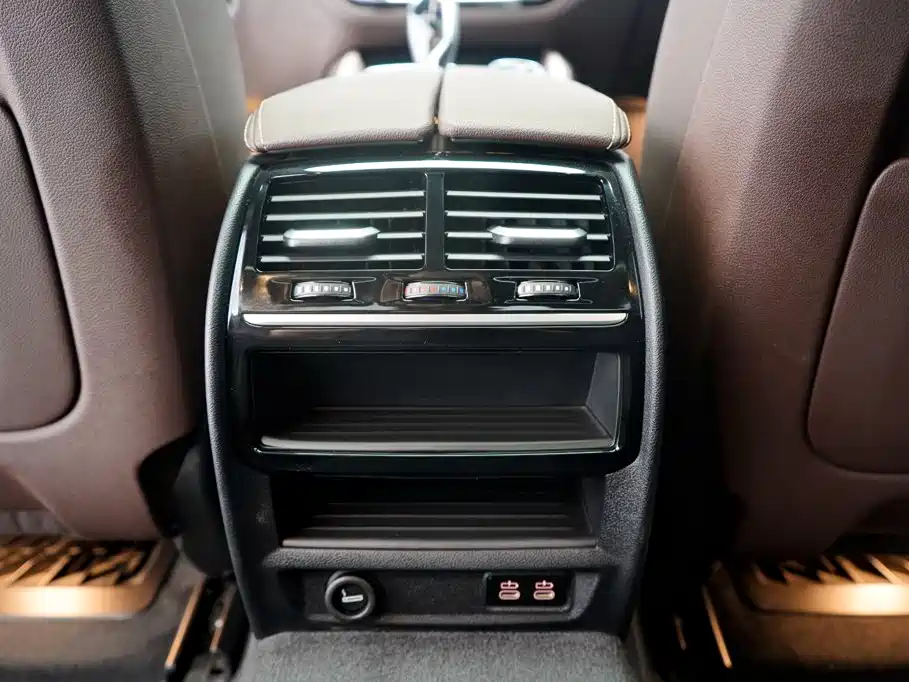 BMW 5 Series New Energy — фото 19