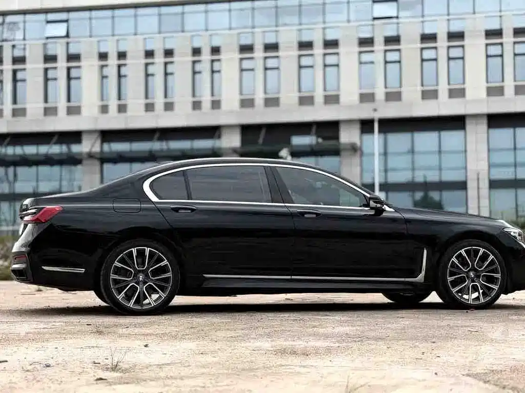 BMW 7 Series — фото 4