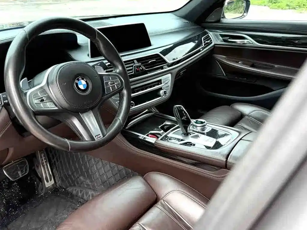 BMW 7 Series — фото 7