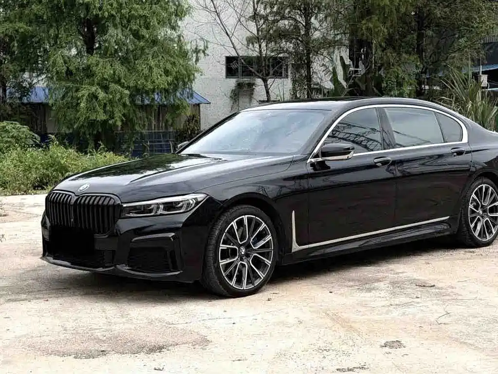 BMW 7 Series — фото 1