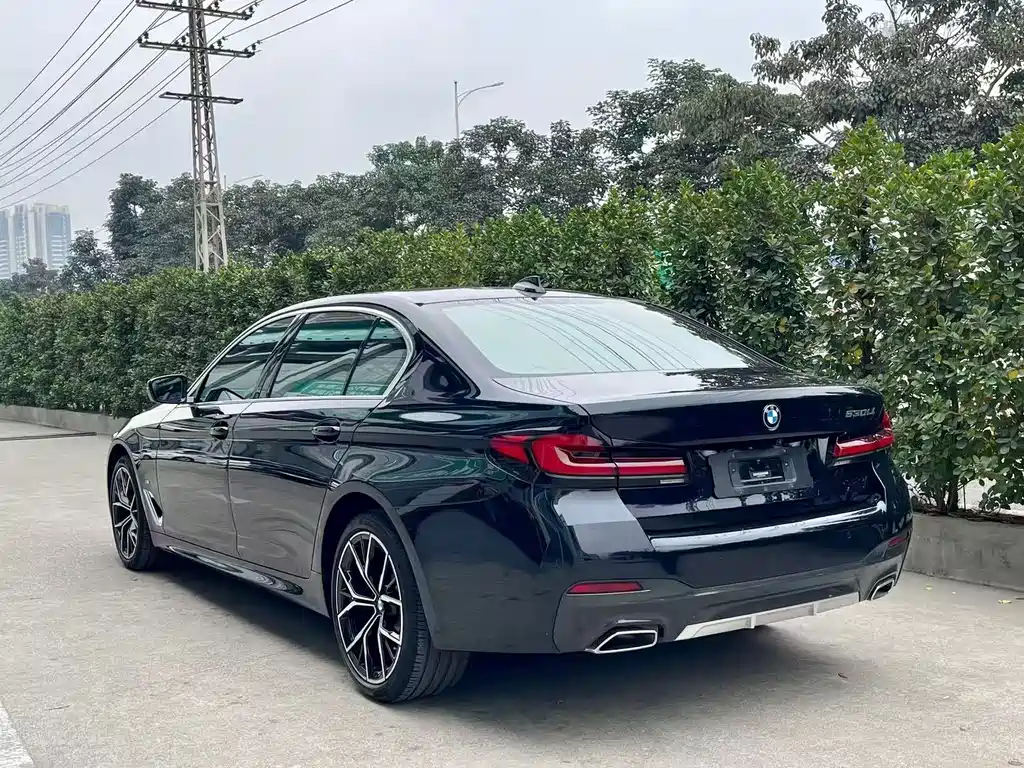 BMW 5 Series — фото 4