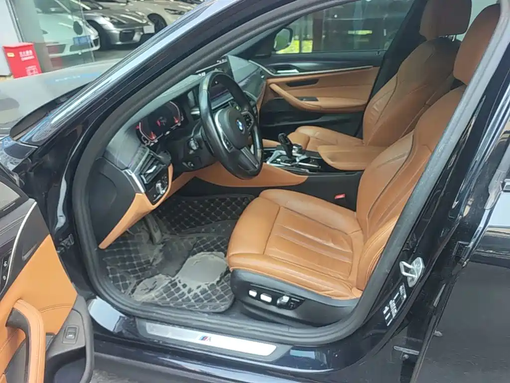 BMW 5 Series (Import) — фото 11