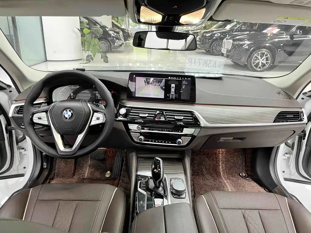 BMW 5 Series — фото 4