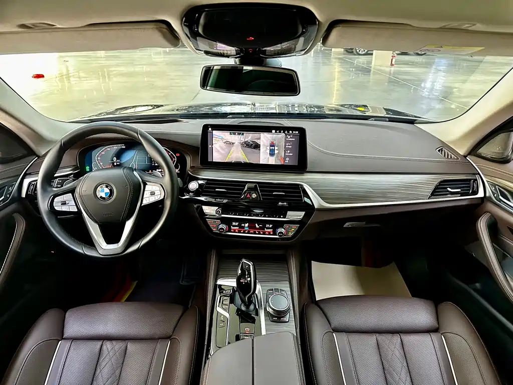 BMW 5 Series — фото 7
