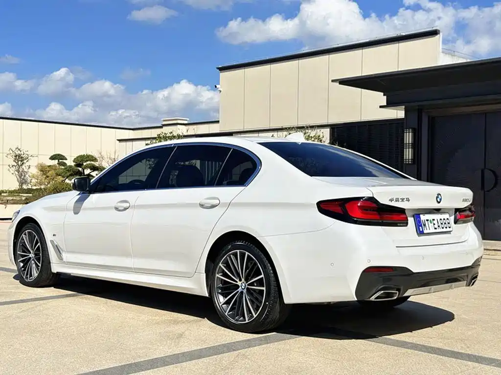 BMW 5 Series — фото 6