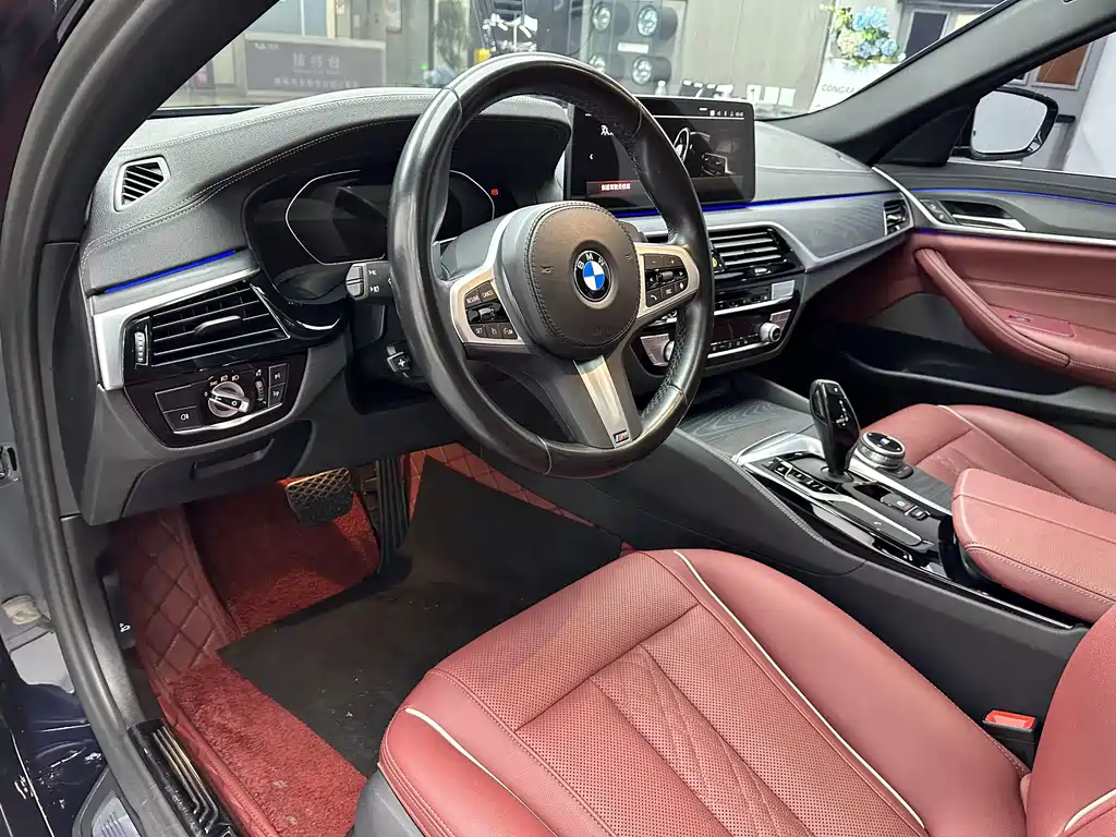 BMW 5 Series — фото 11