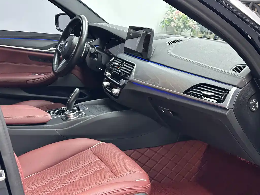 BMW 5 Series — фото 15