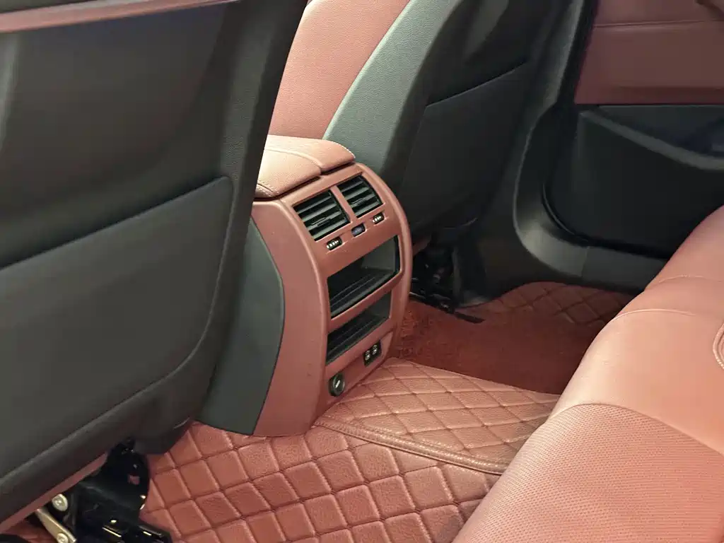BMW 5 Series — фото 17