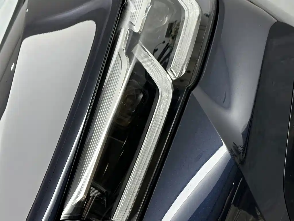 BMW 5 Series — фото 20