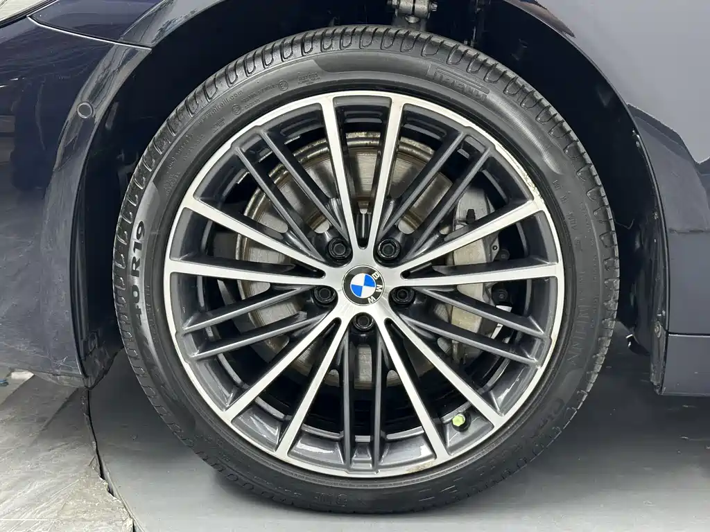 BMW 5 Series — фото 23