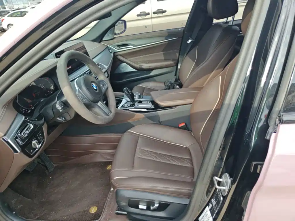 BMW 5 Series — фото 14
