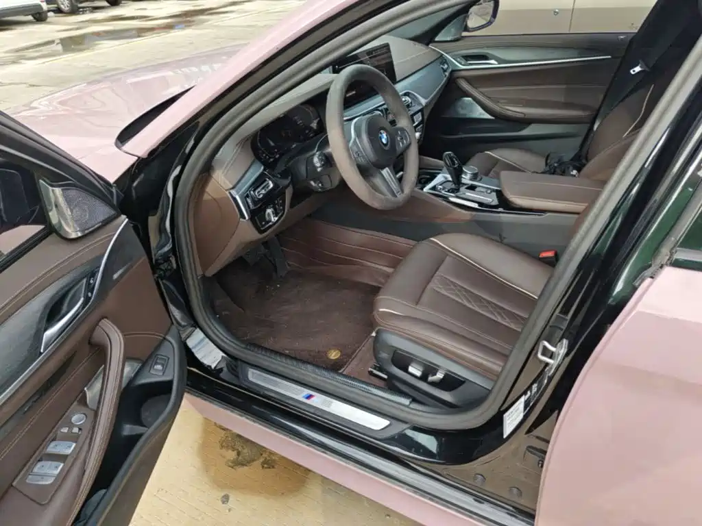 BMW 5 Series — фото 15