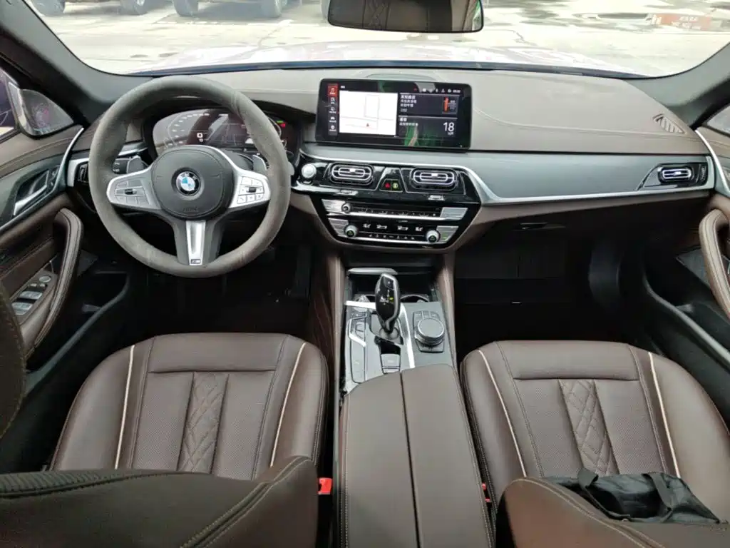 BMW 5 Series — фото 9