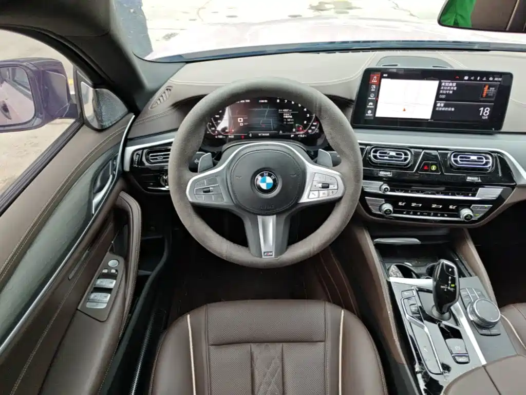BMW 5 Series — фото 10