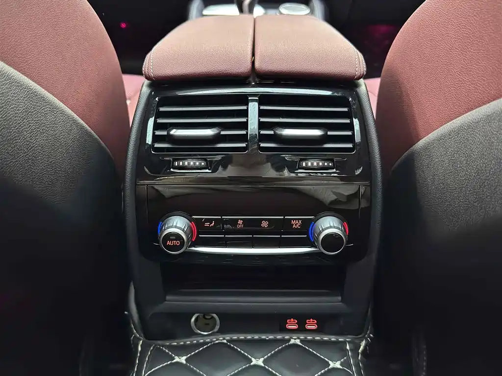 BMW 5 Series — фото 11