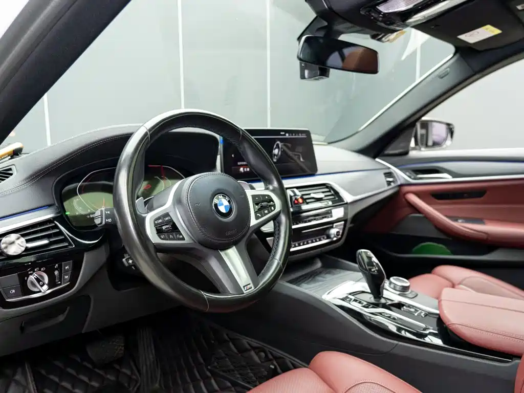 BMW 5 Series — фото 11