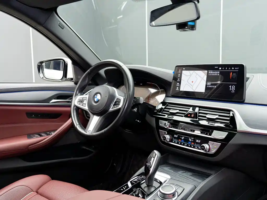 BMW 5 Series — фото 19