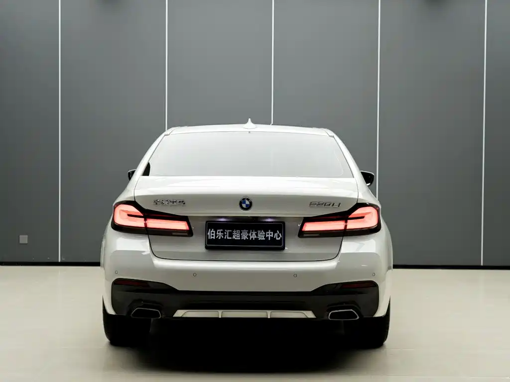 BMW 5 Series — фото 7
