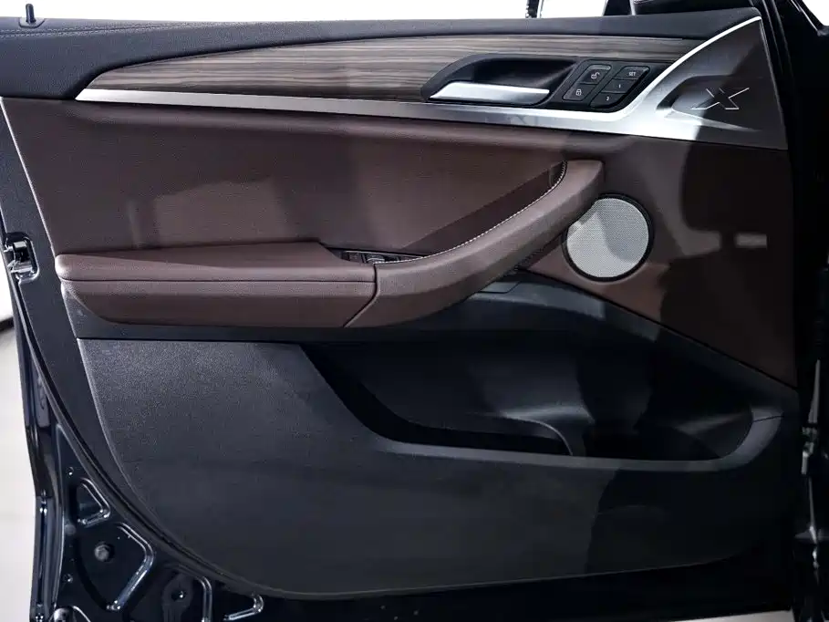 BMW X3 — фото 17
