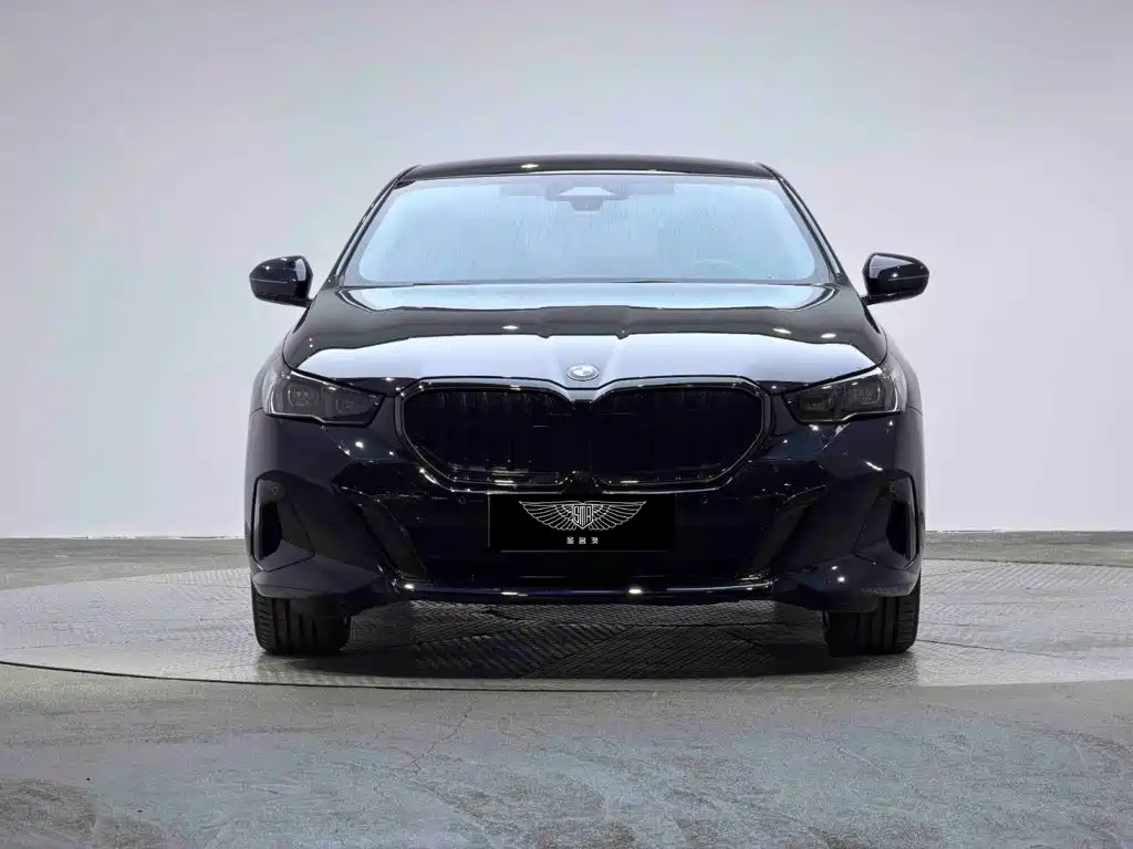 BMW 5 Series — фото 2