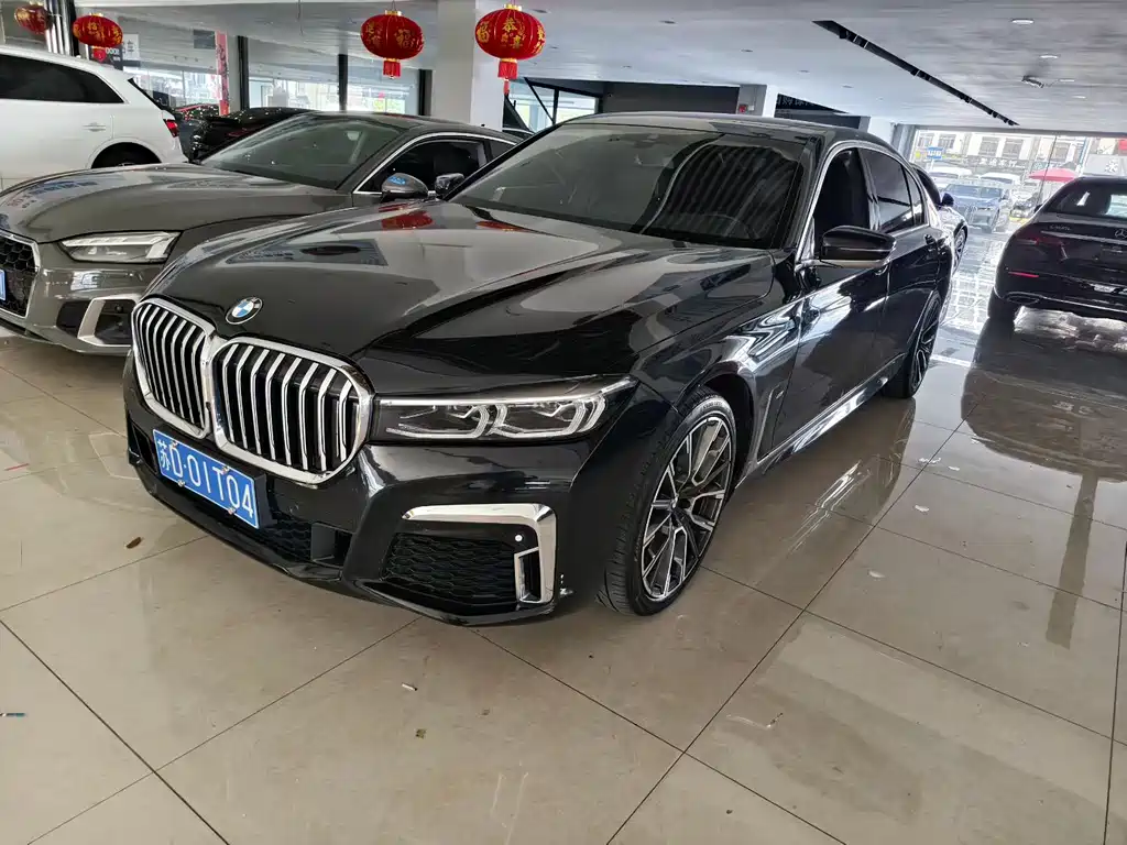 BMW 7 Series — фото 1