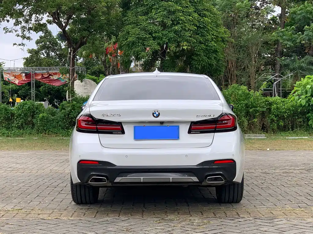 BMW 5 Series — фото 5