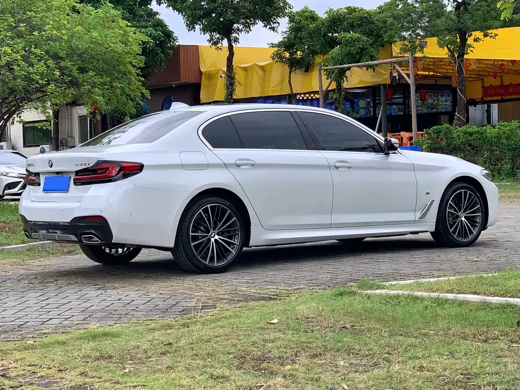 BMW 5 Series — фото 6