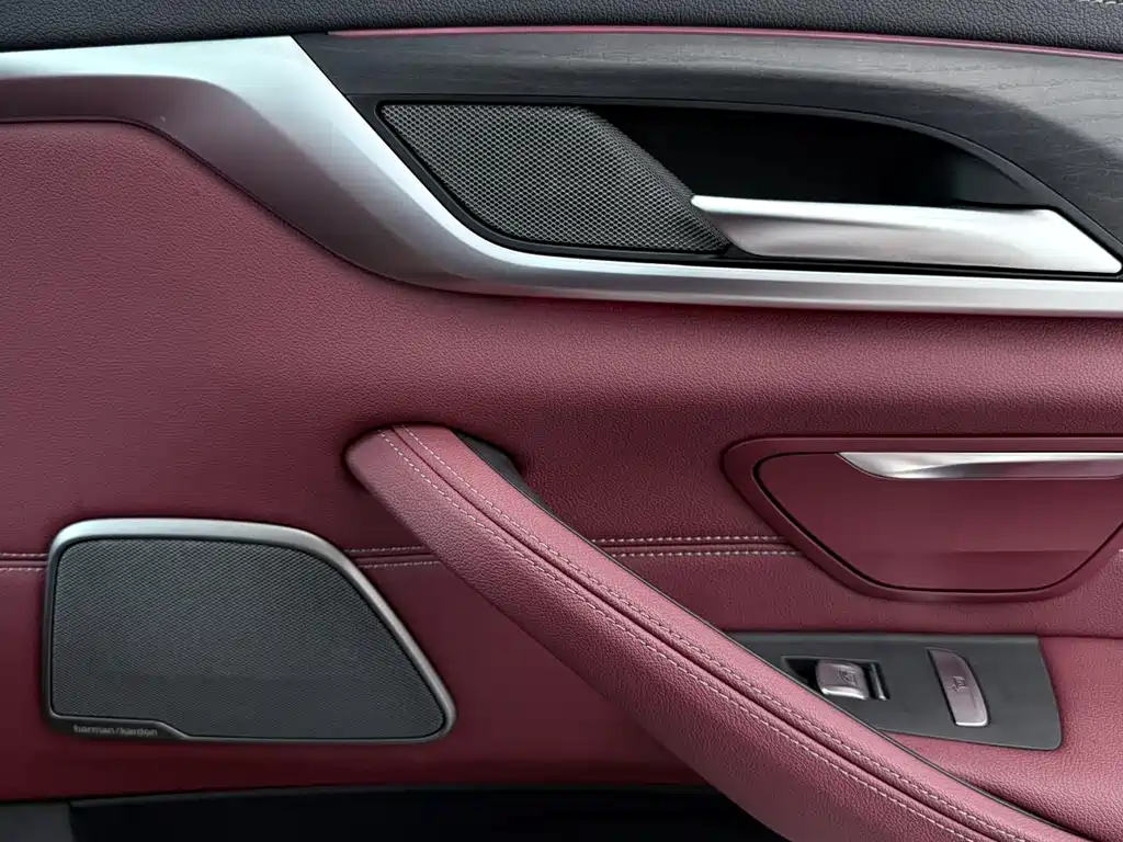 BMW 5 Series — фото 13