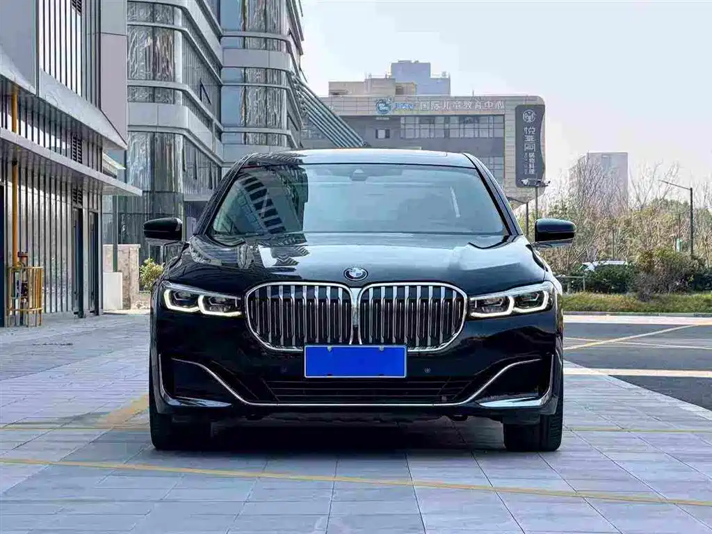 BMW 7 Series — фото 2