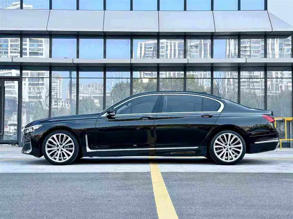 BMW 7 Series — фото 3