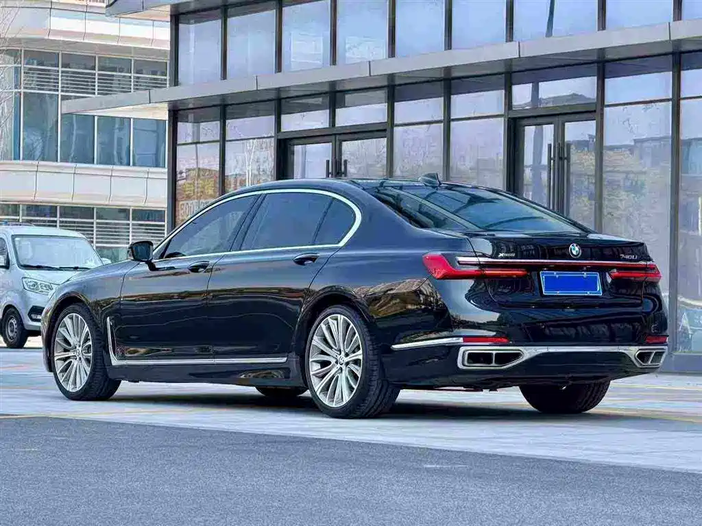 BMW 7 Series — фото 4